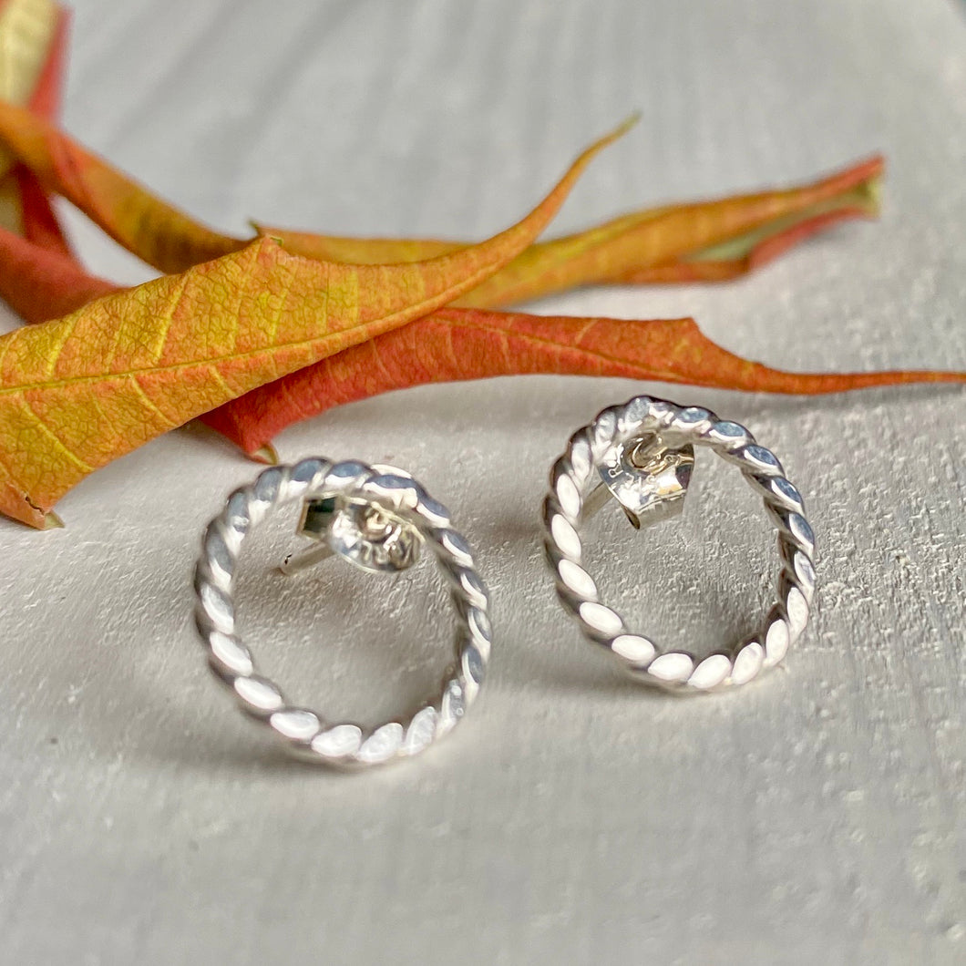 Twisted silver circle stud earrings