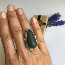 Load image into Gallery viewer, Beach stone sterling silver ring - size 6